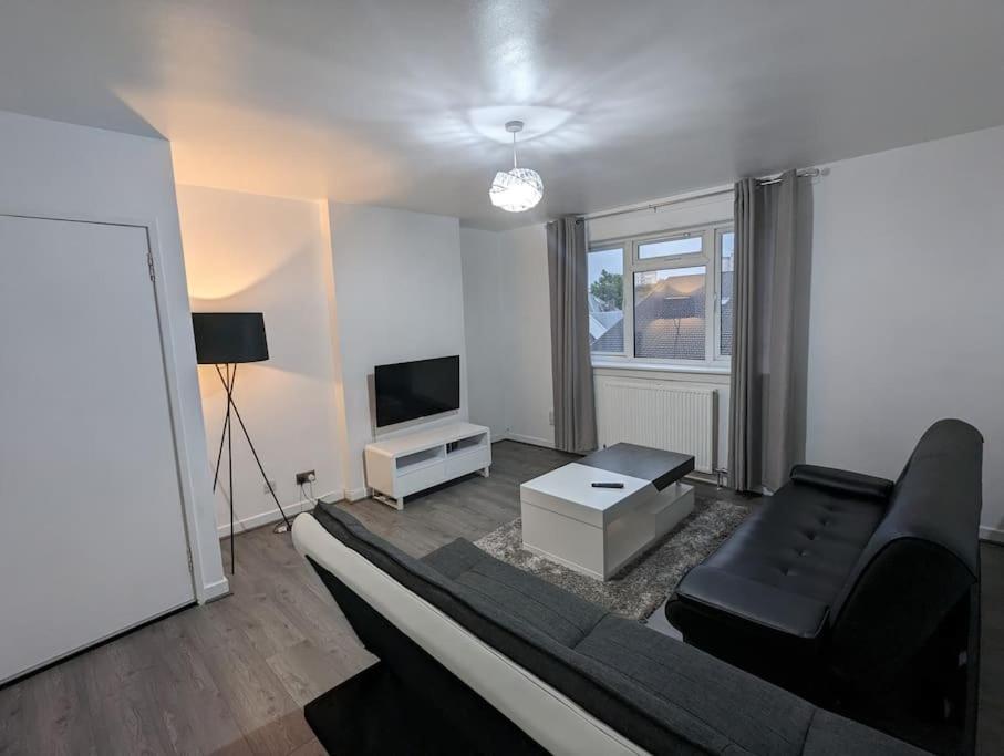 3 Bedroom Apartment Sleeps 8 Edinburgh Exterior photo