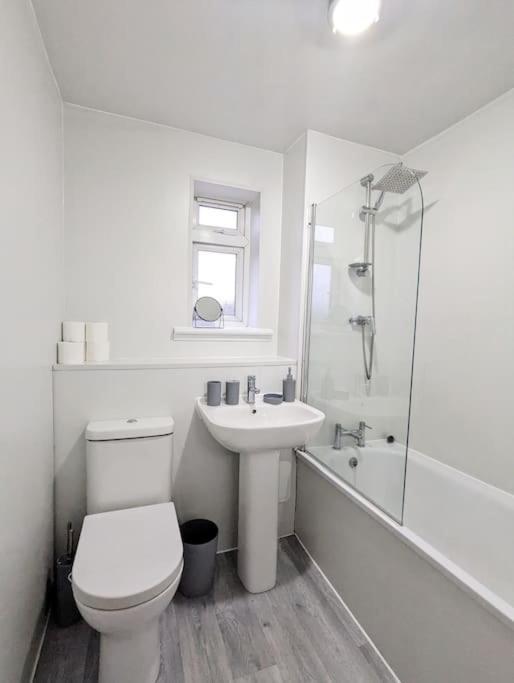 3 Bedroom Apartment Sleeps 8 Edinburgh Exterior photo